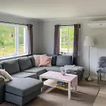 3 Bedroom Cozy In