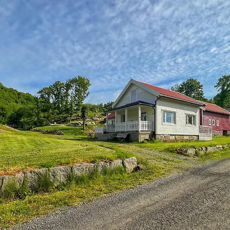 3 Bedroom Cozy In Dom wakacyjny *