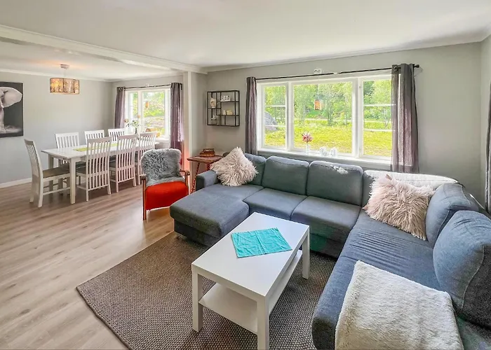 3 Bedroom Cozy In