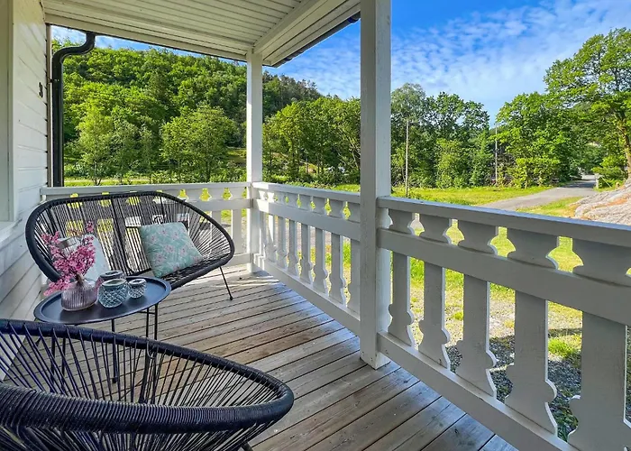 3 Bedroom Cozy In * Farsund